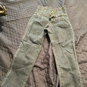 High waisted skinny Jean